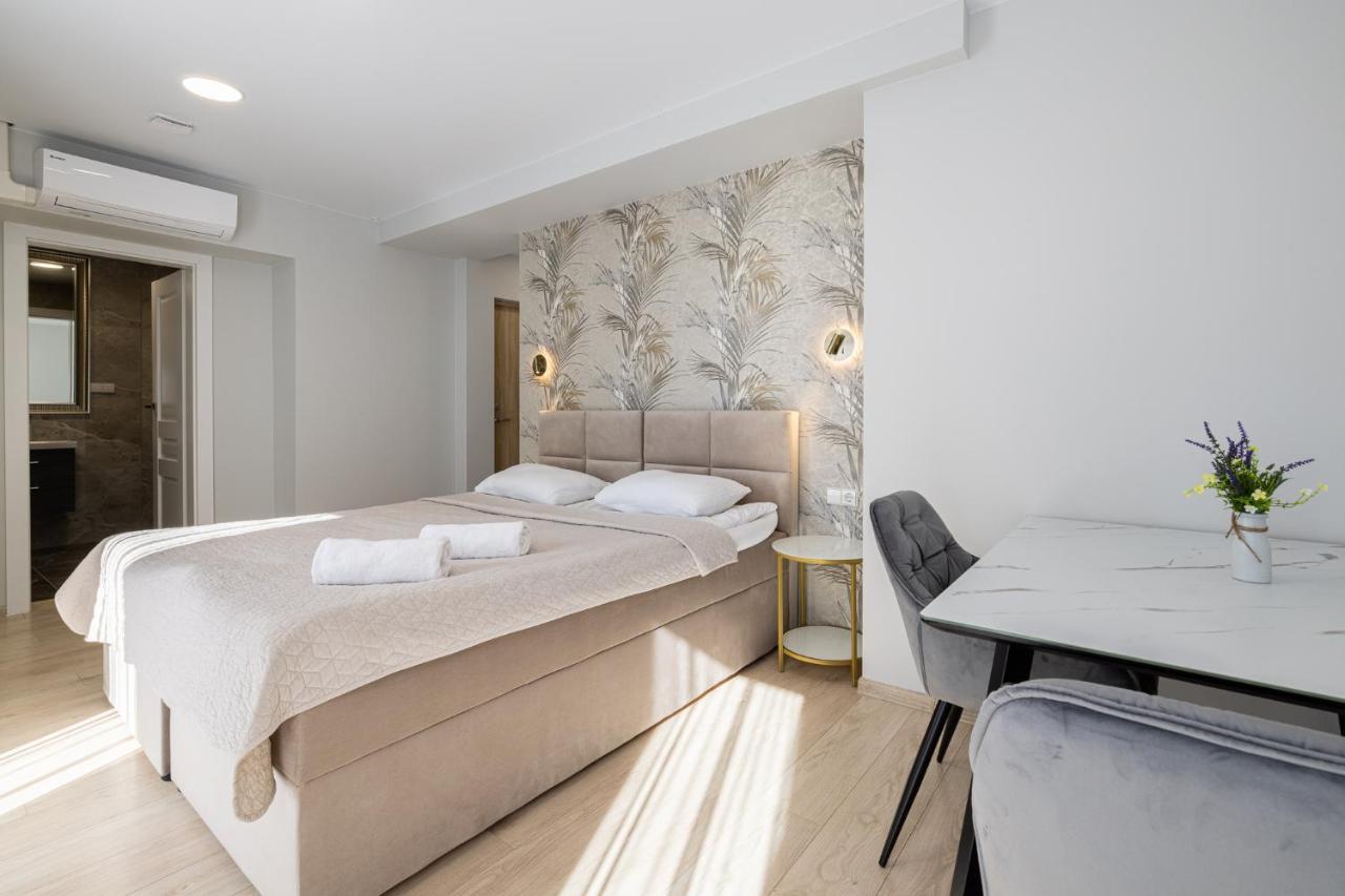 Dharma Stay Apartamentai Su Terasa Ir Vaizdu I Miesta Telšiai Exterior foto