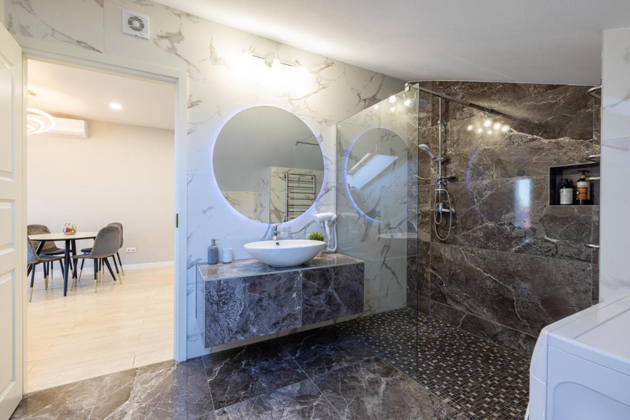 Dharma Stay Apartamentai Su Terasa Ir Vaizdu I Miesta Telšiai Exterior foto